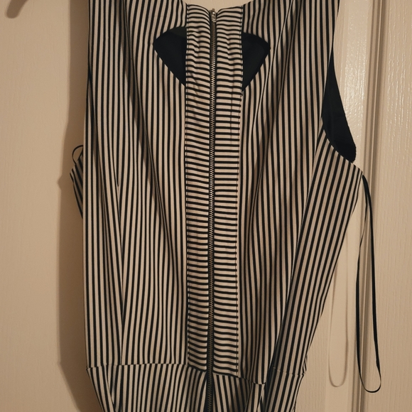 Jumpsuit - Picture 6 of 6